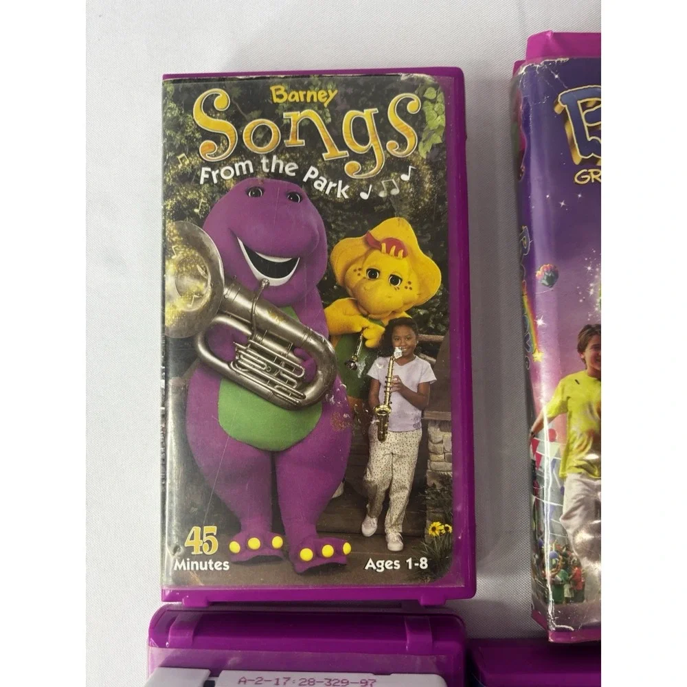 Barney Classic Collection Vhs Lot 9 White Tapes/ Purple Clam Shell No Mold - Picture 2 of 10
